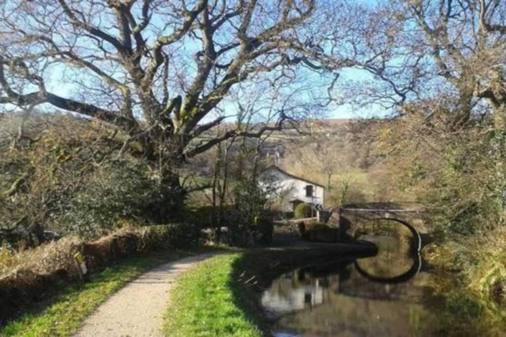 Garden Suburbs Cottage Crosskeys エクステリア 写真